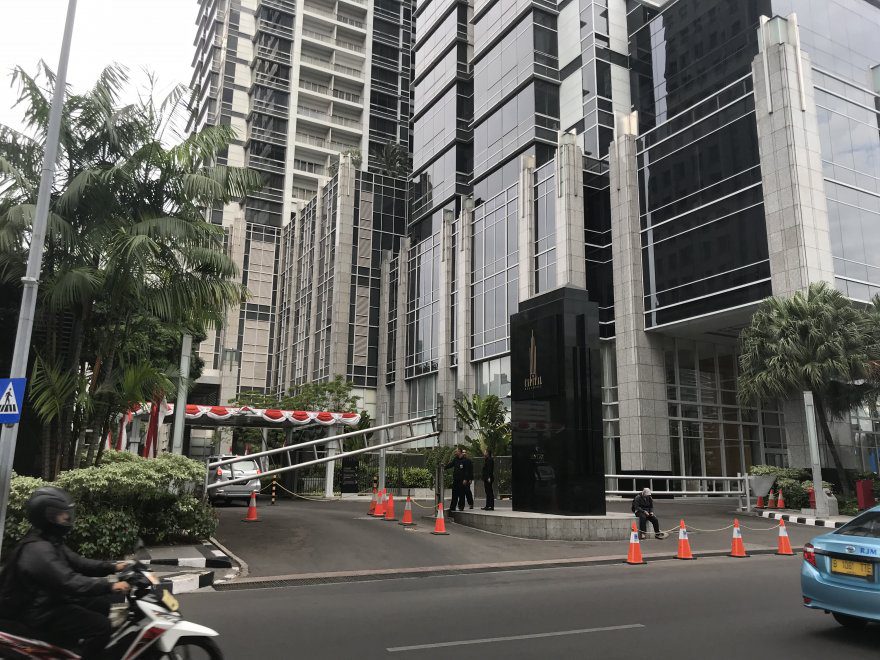 Entrance-to-The-Capital-Residence